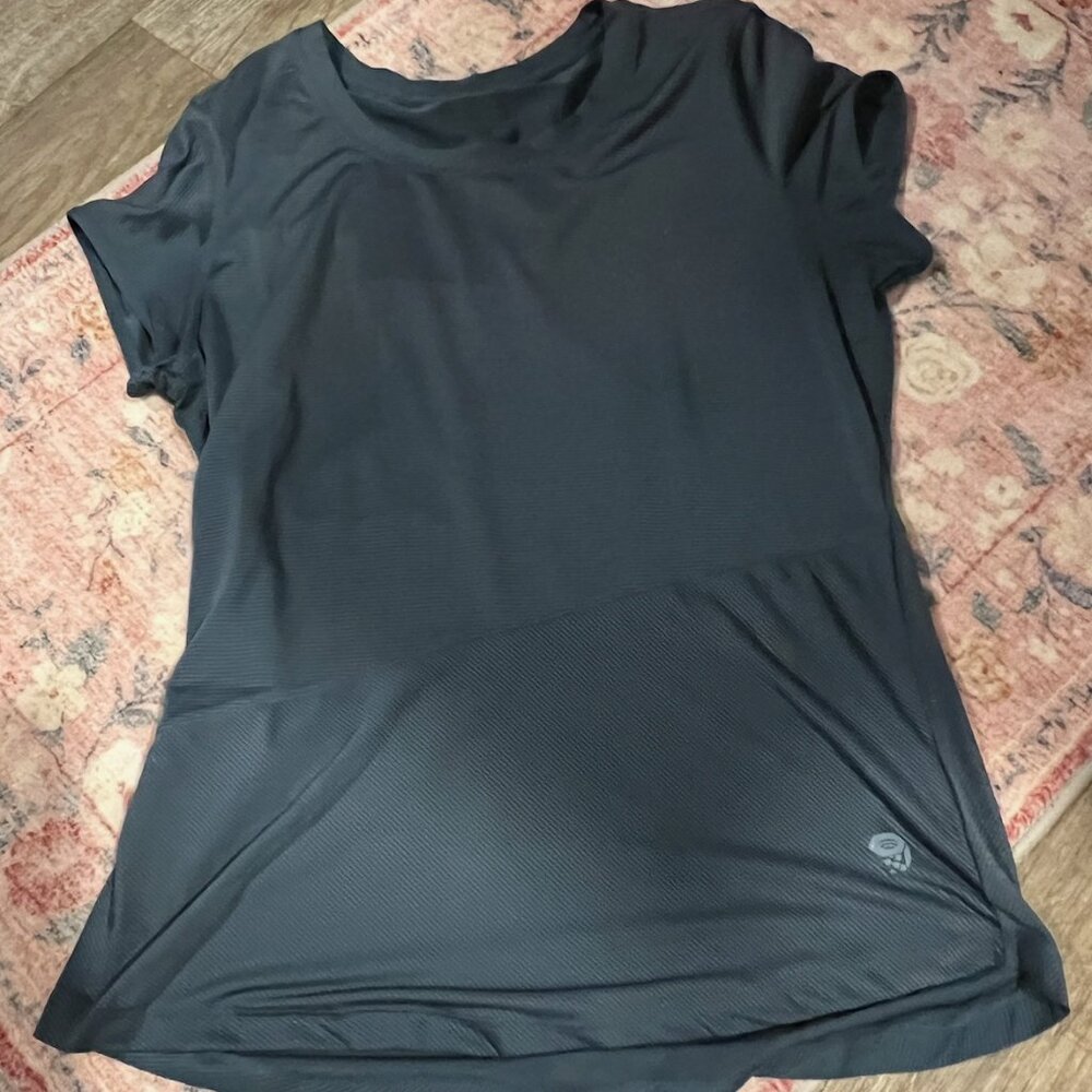 Mountain Hardwear small top